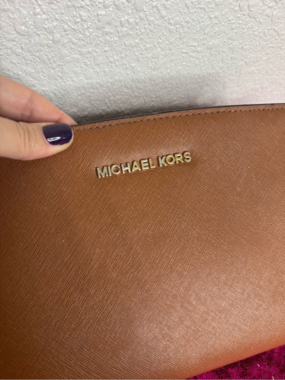 MICHAEL KORS 🤎 Tan Cosmetics Bag, Gold Zipper - Picture 5 of 11